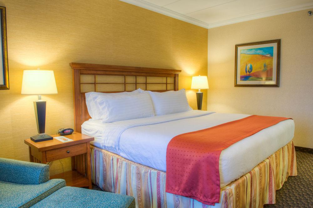 Four Points By Sheraton Windsor Downtown Esterno foto