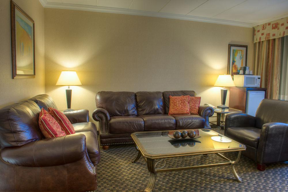 Four Points By Sheraton Windsor Downtown Esterno foto