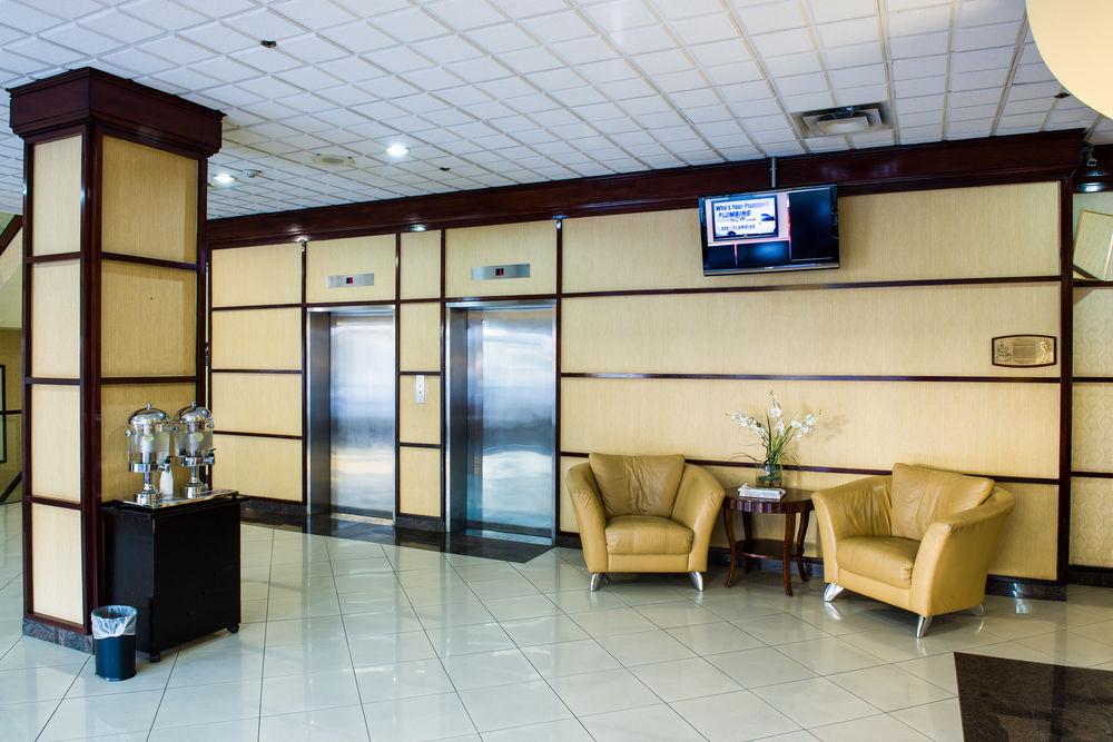 Four Points By Sheraton Windsor Downtown Esterno foto