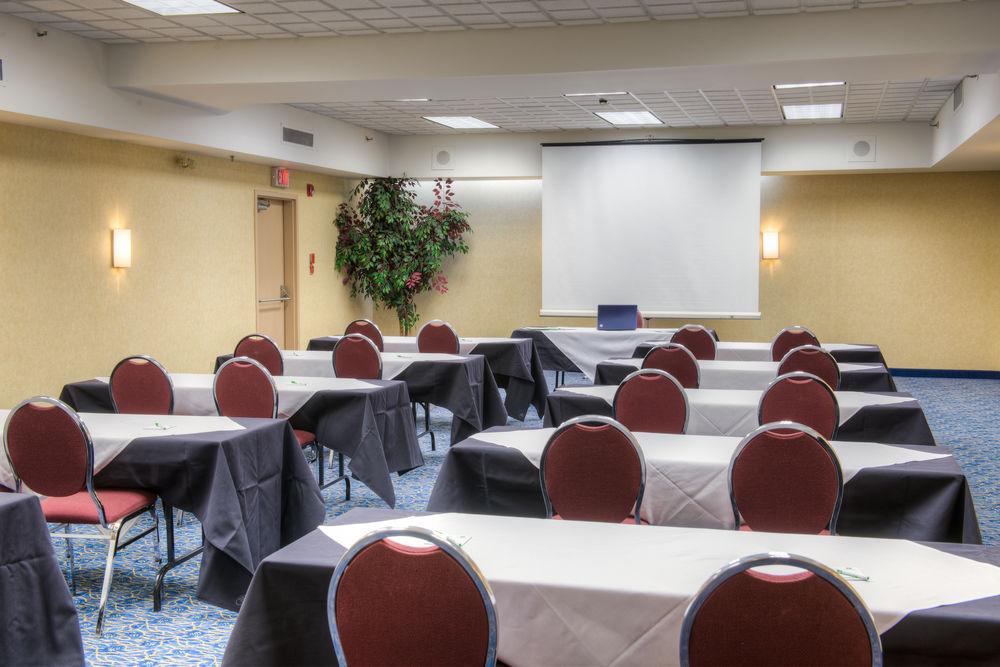 Four Points By Sheraton Windsor Downtown Esterno foto