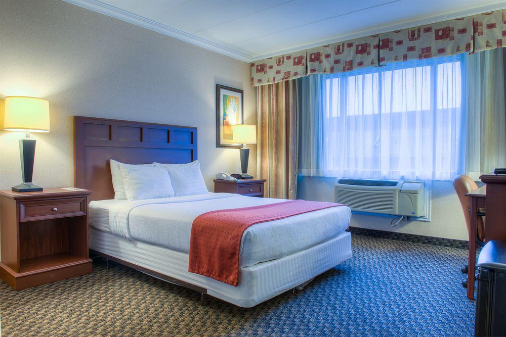 Four Points By Sheraton Windsor Downtown Esterno foto