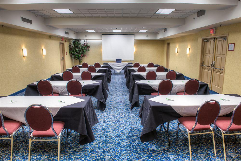 Four Points By Sheraton Windsor Downtown Esterno foto