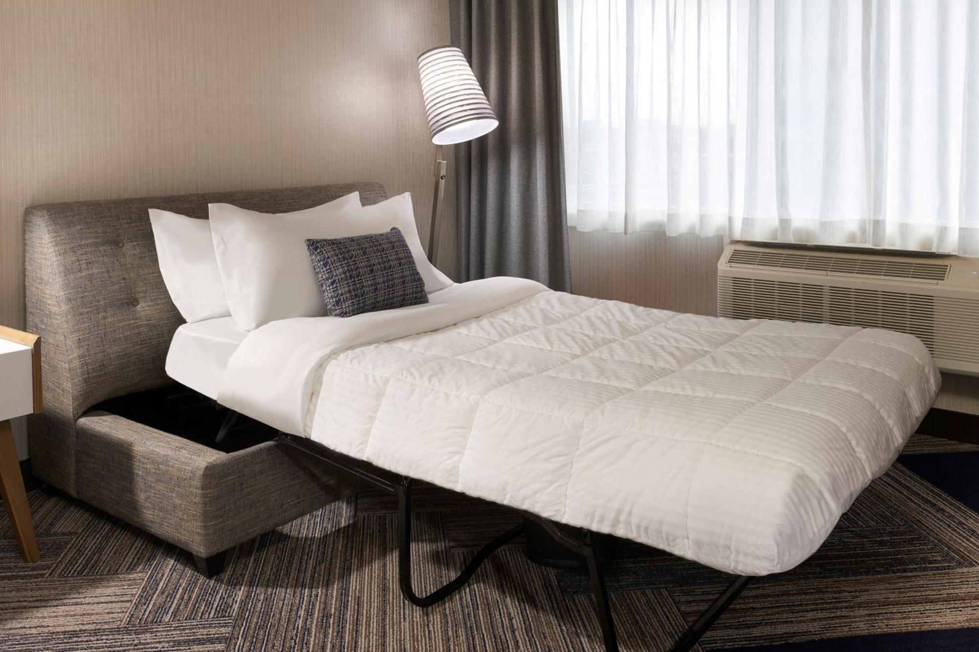 Four Points By Sheraton Windsor Downtown Esterno foto