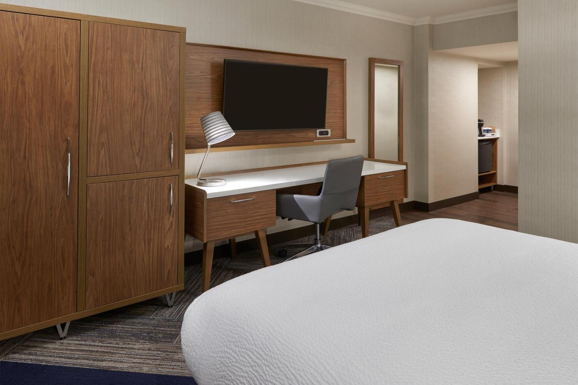 Four Points By Sheraton Windsor Downtown Esterno foto